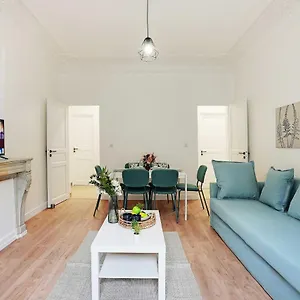 superb-typical-parisian-apartment-3br8p-75002.fr-paris.fr/